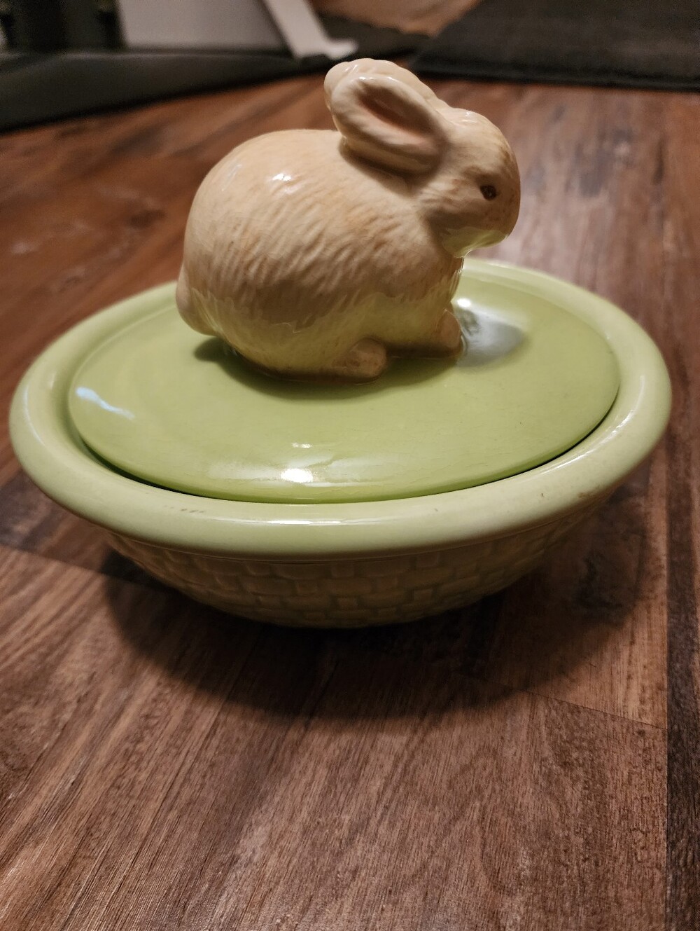 Green and cream rabbit nesting dish